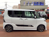 ご成約のおクルマ全て、エンジンオイルを交換してご納車させていただきます!また、点検時に消耗品の状態確認も行い必要に応じて新品交換させていただきます!