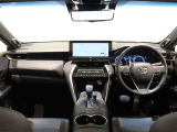高いホールド性で運転姿勢が安定します。長距離ドライブでも疲れにくいのが魅力です。快適なドライビングライフをお送りください♪