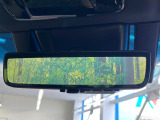 【デジタルインナーミラー】後席の大きな荷物や同乗者で後方が確認しづらい時でも安心!カメラが撮影した車両後方の映像をルームミラー内に表示。クリアな視界で状況の確認が可能です!