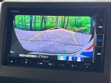 【バックカメラ】駐車時に後方がリアルタイム映像で確認できます。大型商業施設や立体駐車場での駐車時や、夜間のバック時に大活躍!運転スキルに関わらず、今や必須となった装備のひとつです!