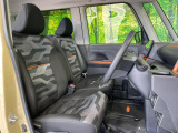 運転席シート廻りは使用感も少なく、良好な状態となっています。丁寧に使われていたことがよくわかりますね。