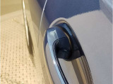 【ハンドル】ドライバーとBMW車の一体感がダイレクトに伝わるステアリングホイール。形状・太さへの拘りに加えて、操作性を高める為にスイッチ類も配置。クイックかつ安定のドライビングを体感下さい!