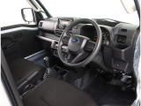 まごころクリーニングを実施済み!展示中は、運転席、ハンドル、シフトノブにビニールカバーを掛けて展示しております!!消臭&抗菌効果のある銀担持酸化チタン光触媒スプレーも施工済み!