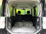 普段のお買い物や通勤、送迎等に十分な荷室スペースを確保しております。セカンドシートを倒すと、大きな荷物の積載も可能です♪