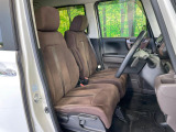 運転席シート廻りは使用感も少なく、良好な状態となっています。丁寧に使われていたことがよくわかりますね。