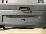 【CD/DVDデッキ】オプションのCD/DVDデッキを搭載。ディスプレイオーディオでエンタメをお楽しみいただけます。