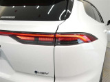 LEDテールライトです。省電力、高輝度のLEDは明るく照らすので夜間運転時の視認性を高めます。スタイリッシュな見た目で細かいところもこだわりたいあなたに!