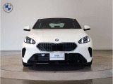 【キドニーグリル】BMWは約90年もの間、ほぼ全ての車両にひと目でBMWだと分かるこの特徴的なフロントグリルが備えられ、デザイン・アイコンとして親しまれてきました。