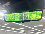 【デジタルインナーミラー】後席の大きな荷物や同乗者で後方が確認しづらい時でも安心!カメラが撮影した車両後方の映像をルームミラー内に表示。クリアな視界で状況の確認が可能です!