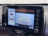 バックモニター付なので後退時に後方が見えるので安心。 車は構造上、死角がたくさんなので万が一を考えると必須ですね。 あくまで補助の為の装備、バックは目視で確認する事が重要ですよ。