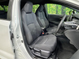 運転席シート廻りは使用感も少なく、良好な状態となっています。前オーナー様が丁寧に使っていたことがよくわかりますね。