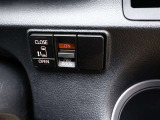 片側パワースライドドア付きだから、狭い駐車スペースなどでの 乗り降りラクラク!小さなお子さまのいるご家庭には嬉しい装備。