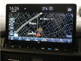 純正11.4インチHondaCONNECTナビ(LXM-247VFLi)&バックカメラが装備されているので、普段の使い勝手もロングドライブも快適です。