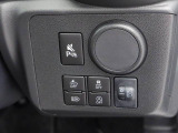 スマアシ機能のオフスイッチ類。コンパクトにまとまって配置されていて使いやすいですよ。