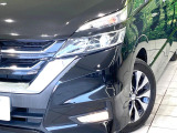 【LEDヘッドライト】悪天候や夜間走行時も良好な視界を確保し安心して運転できる高輝度LEDヘッドライトを装備!点灯速度が早く、消費電力も抑えられています。