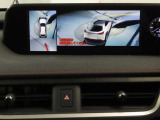 純正ナビ付です。もちろん車両後方を表示するバックガイドモニターが付いていて車庫入れ安心!