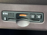 ◆【ETC】有料道路を利用する際に料金所で停止することなく通過できる、ETC車載器(ノンストップ自動料金収受システム機器)が装備されています。セットアップを行うことで利用可能になります。