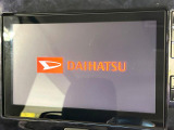 【純正ナビ】人気の純正ナビを装備しております。ナビの使いやすさはもちろん、オーディオ機能も充実!キャンプや旅行はもちろん、通勤や買い物など普段のドライブも楽しくなるはず♪