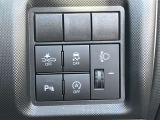 アイドリングストップ機能がついているので、停車時にエンジンを止めて燃料消費を抑えます。環境にもお財布に優しいですね♪