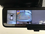 デジタルインナーミラー付き。後方視野角が広く、後席に同乗者がいても後方を確認しやすく安心です。