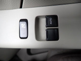 前席の窓の開閉は電動になりますので、便利ですよね。