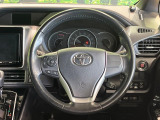 【純正革巻きステアリング】上質な革を使用することで、手にしっかり馴染みとても運転しやすいハンドルです♪