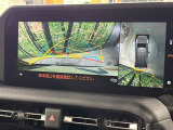 【パノラミックビューモニター】専用のカメラにより、上から見下ろしたような視点で360度クルマの周囲を確認することができます☆死角部分も確認しやすく、狭い場所での切り返しや駐車もスムーズに行えます。