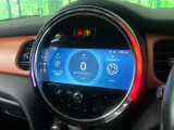 ●純正ナビ:一体感のあるナビは、高級感ある車内を演出してくれます。Bluetooth再生などオーディオ機能も充実しておりますので、運転もより楽しめます♪