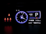 マルチインフォメーションディスプレイには、クルマの様々な情報を表示します。運転席から見やすい、インパネ中央部に配置されているので、運転中の視線異動が少なく快適です!