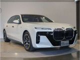【BMWの伝統-2】時代を超える美しさ。磨き抜かれたエアロダイナミクスが瞳を奪う。一目で伝わるスポーティーなプロポーションは、BMWの走行性能を生み出すのに欠かせない要因の一つです。