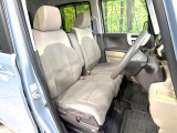運転席シート廻りは使用感も少なく、良好な状態となっています。前オーナー様が丁寧に使っていたことがよくわかりますね。