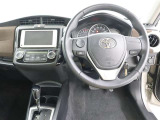 足元も広く、視界良好な運転席です