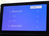 CD・DVD(再生機能)・ブルートゥース等を使用することができます。