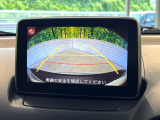 【バックカメラ】駐車時に後方がリアルタイム映像で確認できます。大型商業施設や立体駐車場での駐車時や、夜間のバック時に大活躍!運転スキルに関わらず、今や必須となった装備のひとつです!