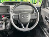 インテリアに合わせたデザインのステアリングは、運転される方のことも考え、運転しやすい形状、大きさです。是非一度、実際に触ってお確かめください。