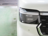 LEDヘッドライトは、点灯の瞬間から光量を発揮し、突然暗くなるトンネルなどでの安定感を高めます。