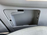 車検証入れなどを入れるスペースがあります。