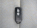 ◆スマートキー◆カギをバッグやポケットに入れたままでもドアロックの開閉ができる『スマートキー』付き!雨天や暗くなってもカギを取り出す必要がなくドアの開錠&エンジンも始動できます