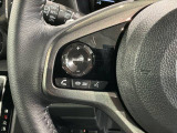 ステアリングにオーディオ操作スイッチが付いています。オーディオ画面に直接タッチしなくても操作が出来ますので、運転に集中できます。