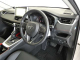 見通しのよいすっきりとした視界で、誰でも運転しやすいです。運転のしやすさは疲れにくさにも繋がりますよ♪