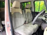 運転席シート廻りは使用感も少なく、良好な状態となっています。丁寧に使われていたことがよくわかりますね。