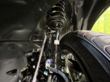 お車を安心してお乗りいただく為には、足回りの定期点検が欠かせません。サービスサポート(有償保証)では無料点検もご提供しており、安心のカーライフをお過ごしいただけるサポート体制が整っています。