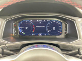 デジタル液晶メーター&rdquo;Digittal Cockpit Pro&rdquo;です。画面の切り替えは、ハンドルのボタンで簡単に操作ができます。