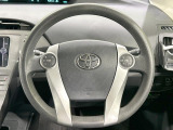 インテリアに合わせたデザインのステアリングは、運転される方のことも考え、運転しやすい形状、大きさです。是非一度、実際に触ってお確かめください。