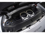 3.8L 水平対向6気筒DOHCツインターボ、700ps/76.5kgm、全長&times;全幅&times;全高mm 4549&times;1880&times;1297mm、車両重量 1545kg(EC)