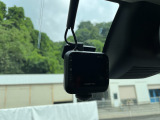 ★ドライブレコーダー★ 前後に装備。ドライブレコーダーを設置しておけば、事故にあった際やあおり運転を受けた際にも、自身に過失がないことを映像記録の証拠として活用できます。