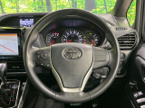 【純正革巻きステアリング】上質な革を使用することで、手にしっかり馴染みとても運転しやすいハンドルです♪