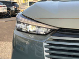 LEDヘッドライトは、点灯の瞬間から最大光量を発揮し、突然暗くなるトンネルなどでの安定感を高めます。