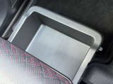 助手席シートアンダーボックス☆MAX2kgまで載せれます☆