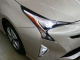 LEDヘッドライトです。デザイン性がよくとても明るいので、夜間の走行や悪天候でも安心です。しかも長寿命!